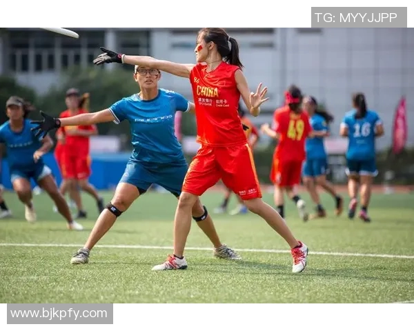 飞盘竞技的魅力:深入了解上海飞盘队的灵活战术与团队精神 飞盘竞技的魅力:深入了解上海飞盘队的灵活战术与团队精神