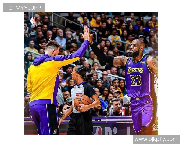 2009年湖人与快船的精彩对决回顾及赛季影响分析