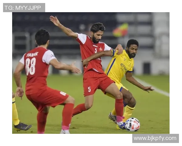 塔亚文与波斯波利的激烈对决揭示足球战术与团队协作的深刻内涵