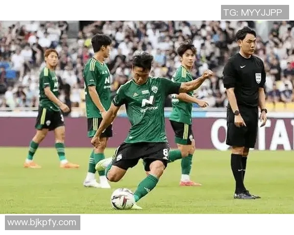 巴尔德斯与马里亚加的精彩对决揭示足球战术的博弈与魅力