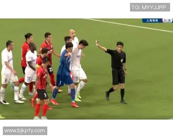 延边与权健比赛裁判争议引发热议球迷对判罚标准提出质疑