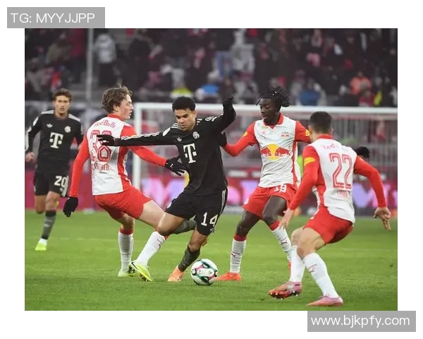 友谊赛精彩对决拜仁慕尼黑迎战汉堡队展现足球魅力与团队精神 友谊赛精彩对决拜仁慕尼黑迎战汉堡队展现足球魅力与团队精神