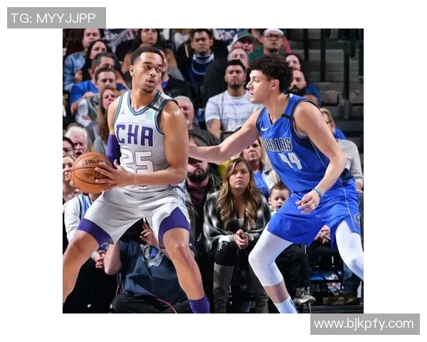 黄蜂与独行侠激烈对抗赛引发球迷热议与赛场冲突分析